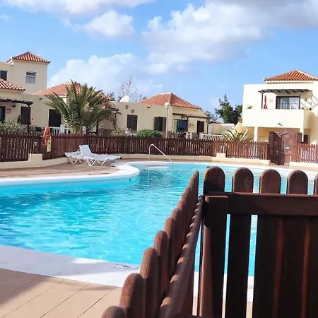 Casa Ive Romantic Pool بيت للعطل *