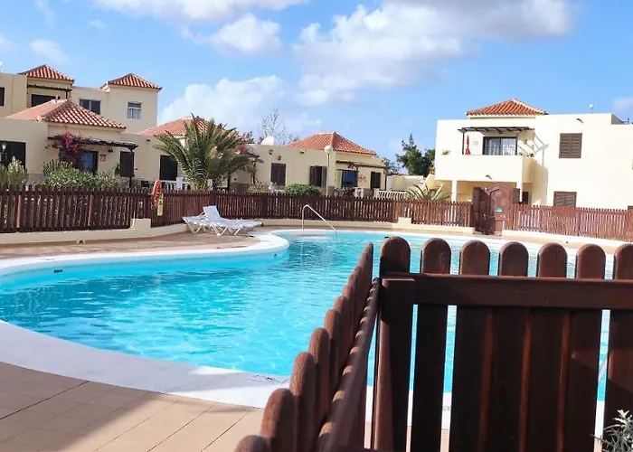 Casa Ive Romantic Pool بيت للعطل *